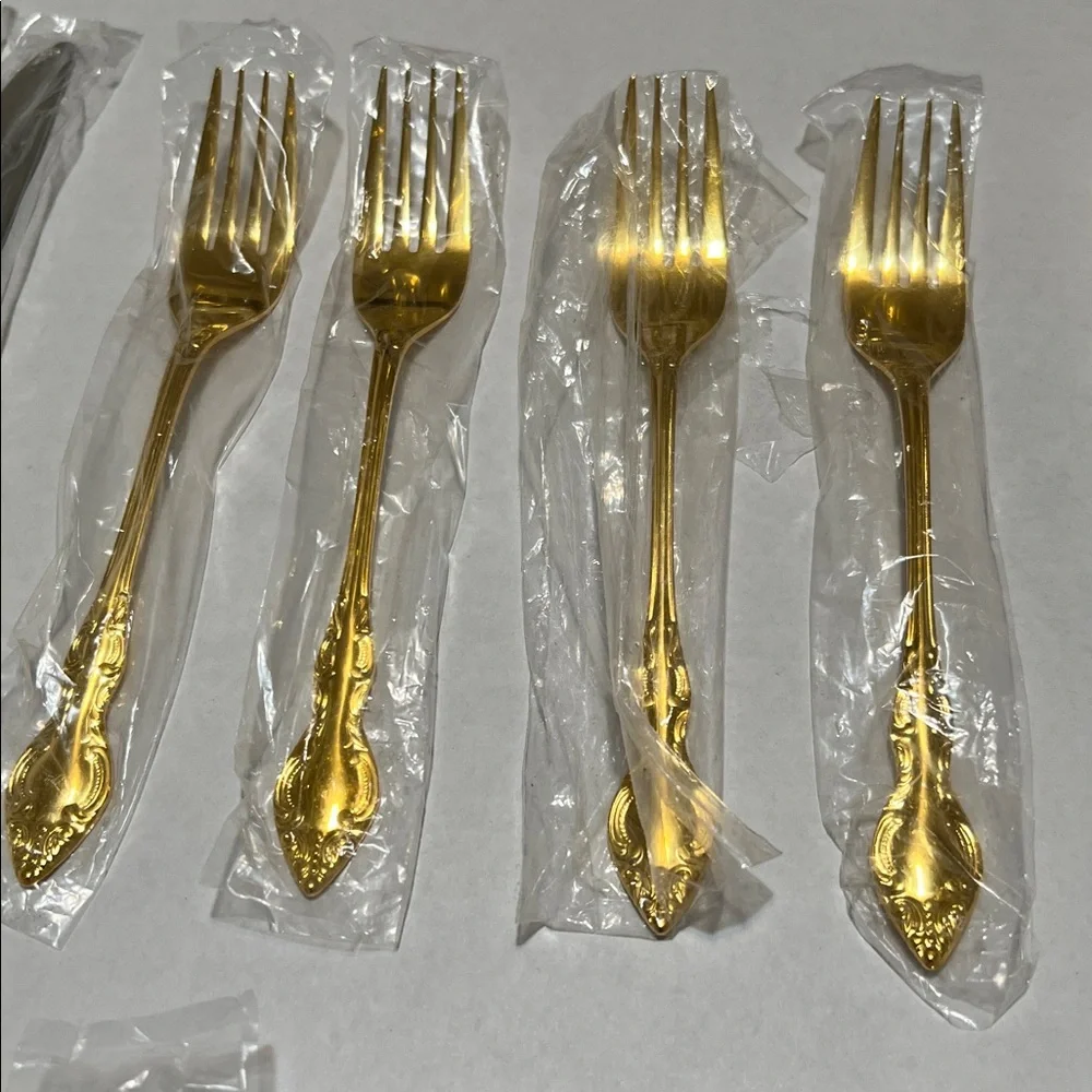 Kenwood Oneida 1984 Golden Natchez 20pc Service For 4 Flatware New